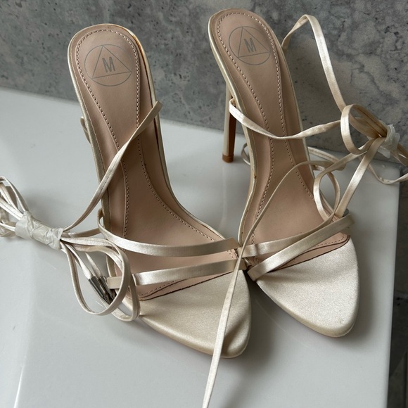 Satin Elegant champagne, Strappy Heels ✨ - Picture 1 of 3